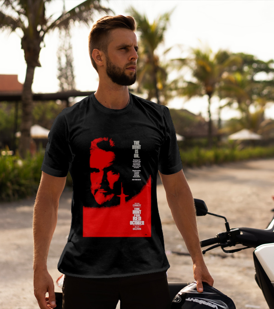 The Hunt Is On For The Hunt For Red October 1990 Movie Sean Connery Alec Baldwin T-Shirt