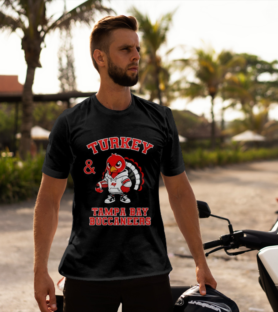 Turkey Tampa Bay Buccaneers Football NFL Happy Thanksgiving Celebration T-Shirt