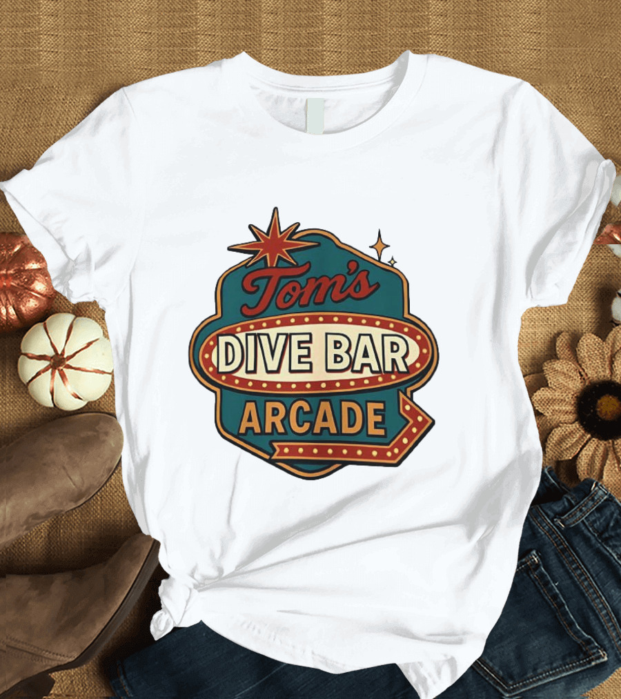 Tom's Dive Bar Arcade Retro Sign Neon T-Shirt