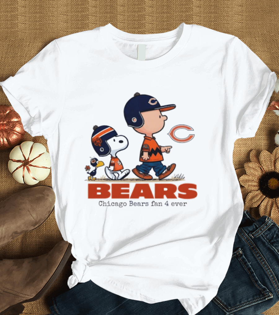 Chicago Bears Fan 4 Ever Snoopy Vs Charlie Brown T-Shirt