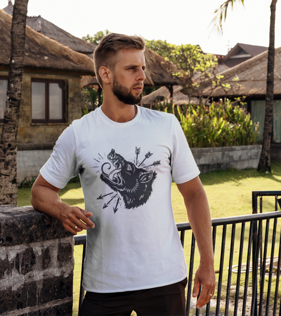 New Wolf Defiant To The End Arrows Illustrating Resilient Howling Wolf T-Shirt