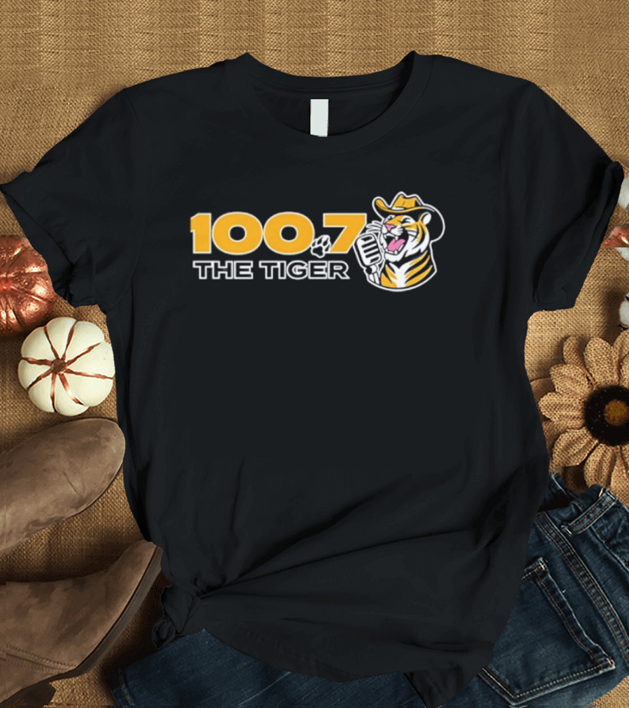 LSU Tigers 100.7 The Tiger Cowboy Hat Microphone T-Shirt