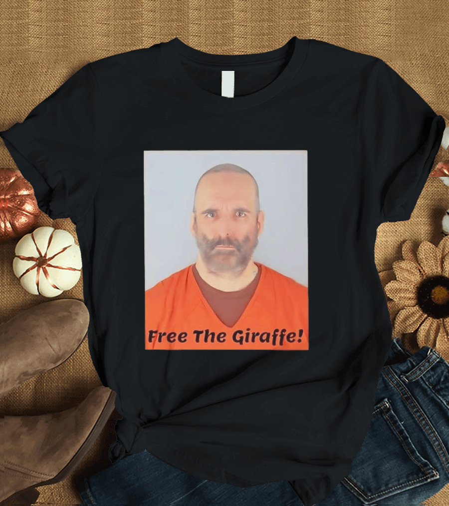 Free The Giraffe Shot Funny Jail Photo T-Shirt