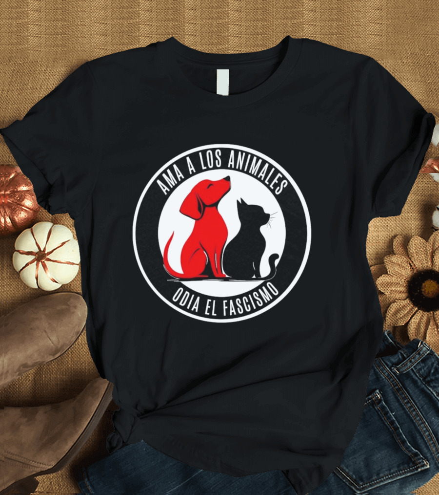Ama A Los Animales Odia El Fascismo Perro Rojo Gato Negro Círculo Blanco Negro T-Shirt