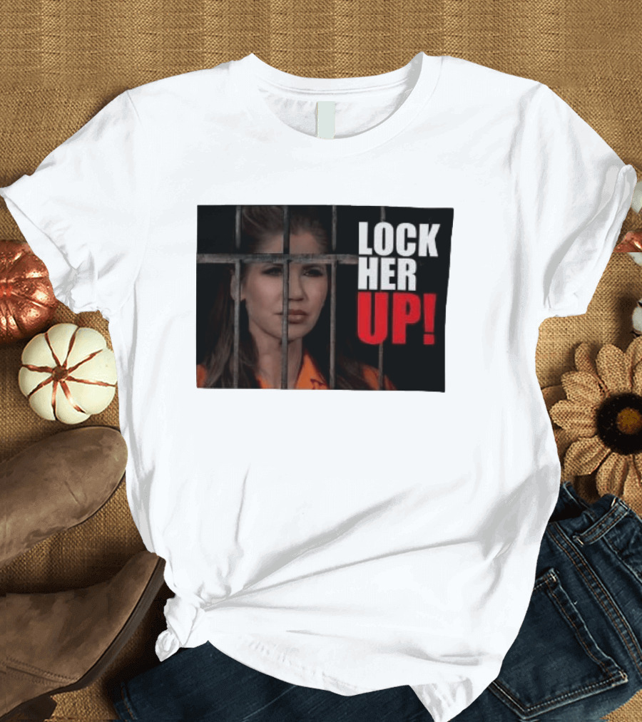 Lock Her Up Kristi Noem Bars Orange Jump Suit T-Shirt