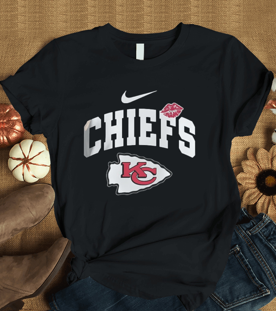 Nike Kansas City Chiefs KC Logo Makeup Lips T-Shirt