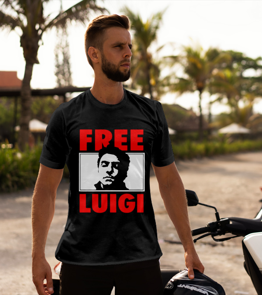 Free Luigi Mangione Shot Face Red T-Shirt