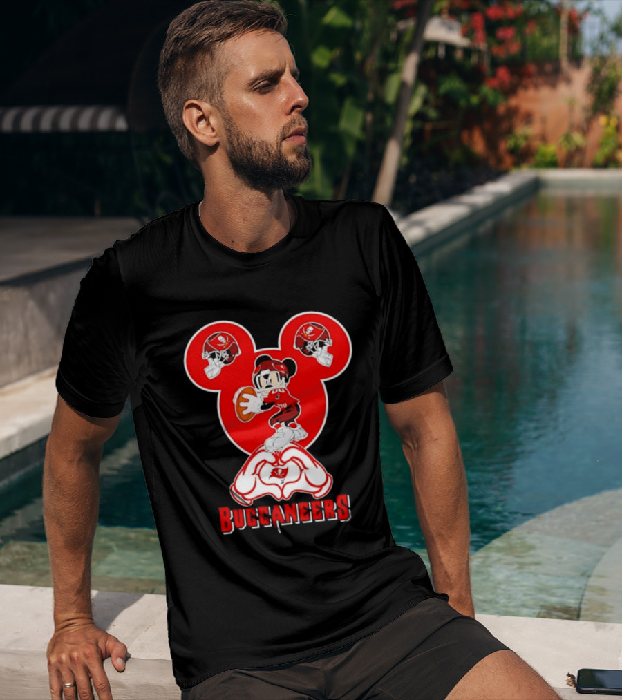 Tampa Bay Buccaneers Mickey Mouse Football Love Heart T-Shirt