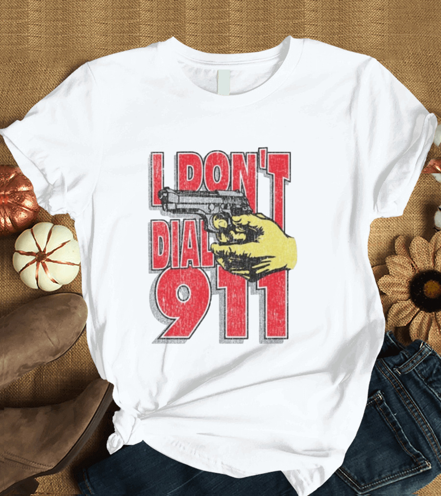 Handgun I Don't Dial 911 Retro Bold Red T-Shirt