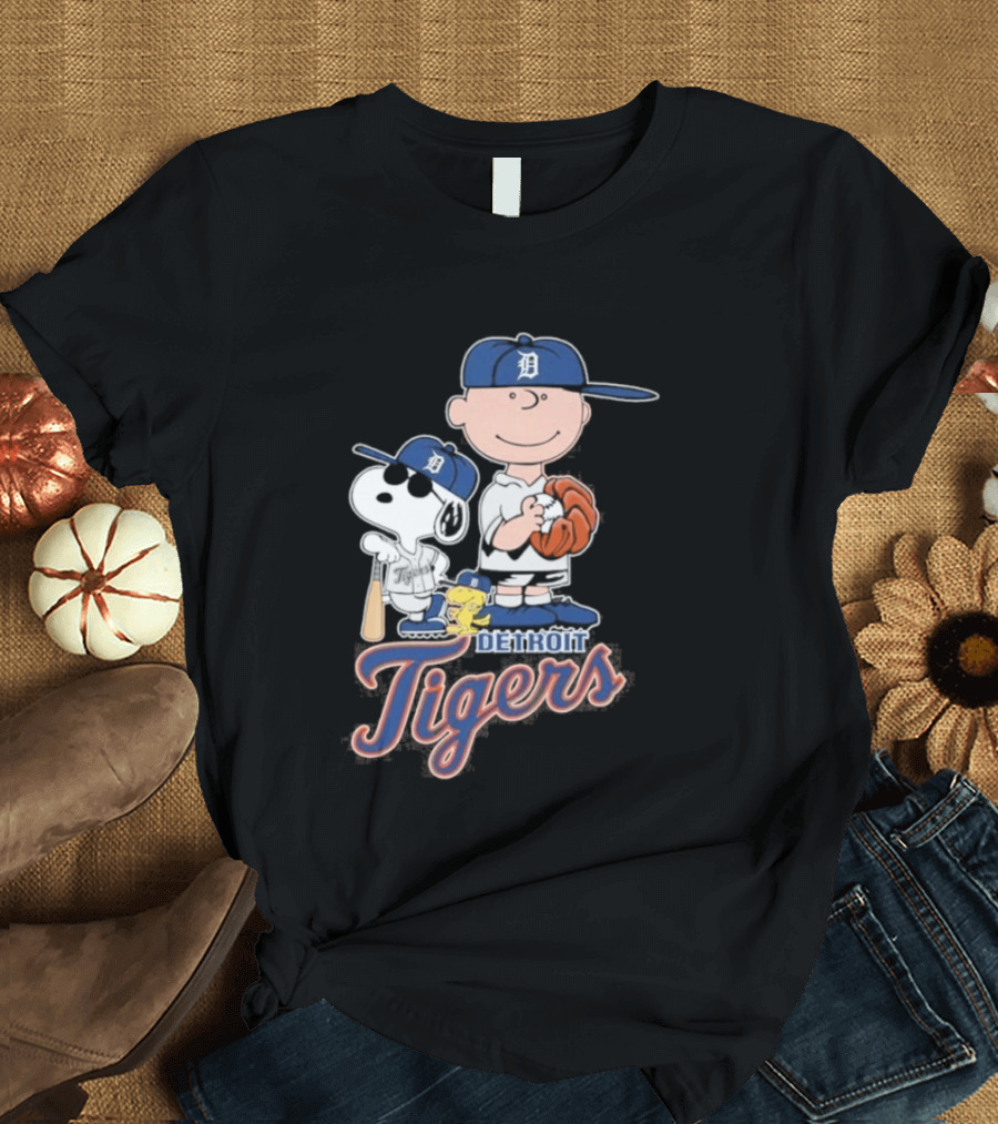 2026 Snoopy Charlie Brown Detroit Tigers Baseball T-Shirt