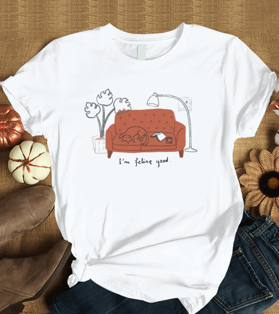 Wituka I'm Feline Good Cat On Couch With Coffee Cup And Lamp T-Shirt