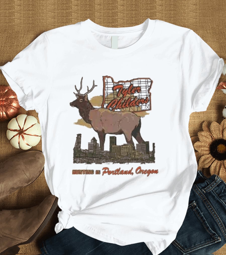 Tyler Childers Hunting In Portland Oregon Elk Skyline T-Shirt