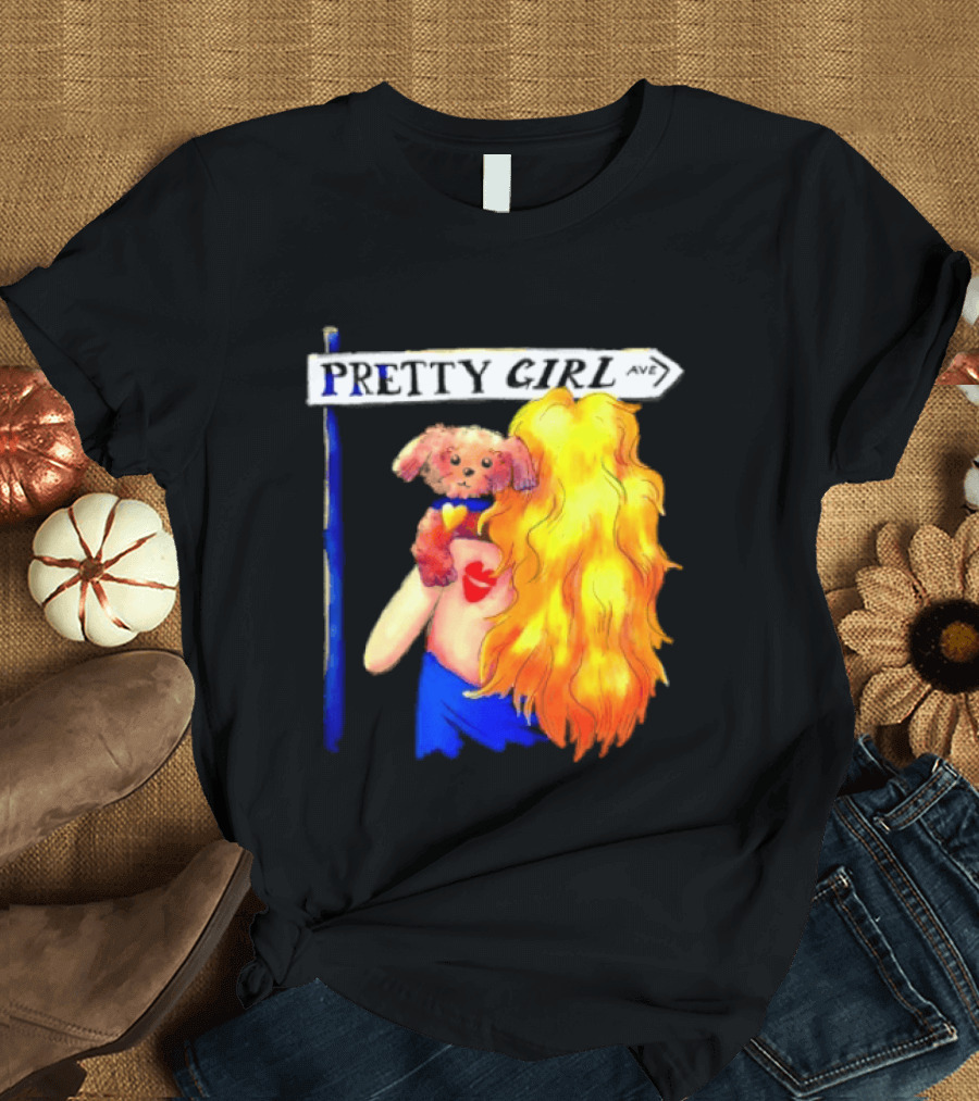 Pretty Girl Avenue Blonde Woman With Teddy Bear And Heart Tattoo T-Shirt