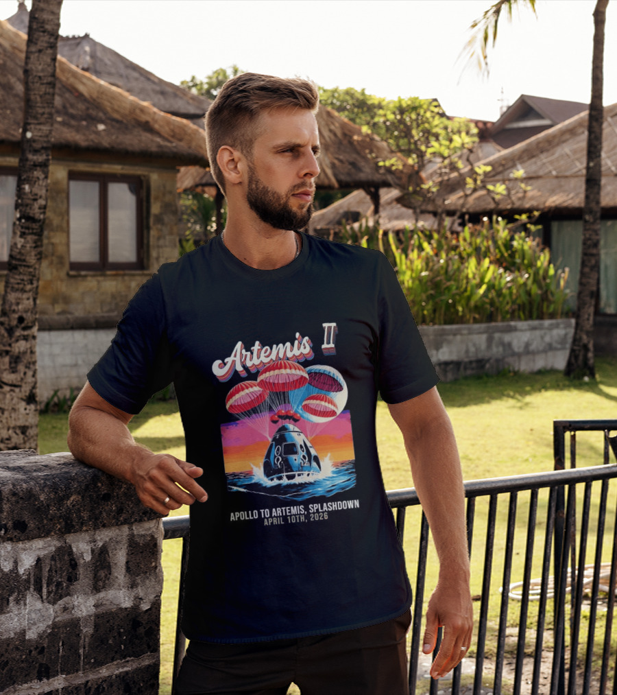 Artemis II Astronauts Splashdown Parachute Capsule Ocean T-Shirt