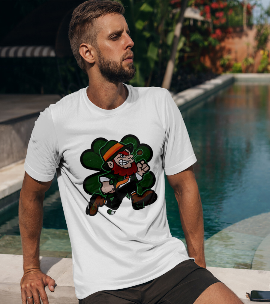 Leprechaun St. Patrick's Day Four Leaf Clover Smoking Pipe Vintage Irish T-Shirt