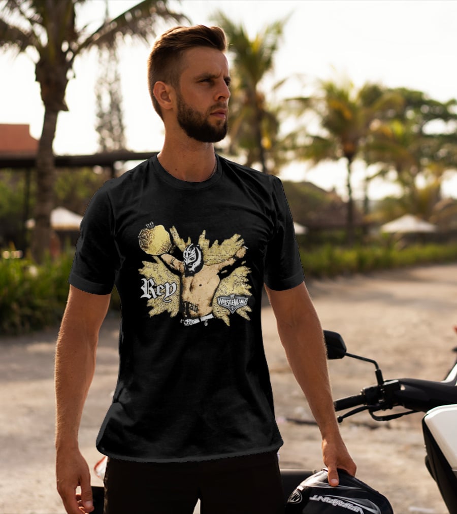 WWE Rey Mysterio WrestleMania Masked Luchador Iconic Pose T-Shirt