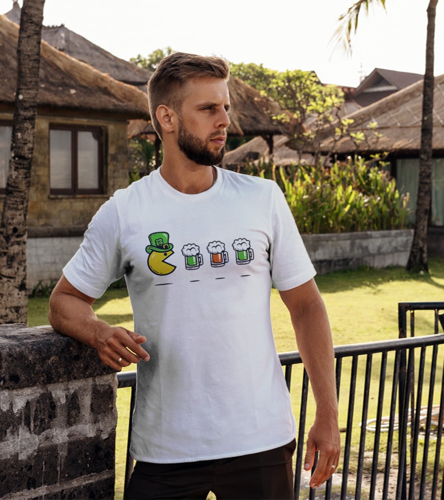 Pac Man St Patrick's Day Leprechaun Hat With Green Beer S T-Shirt