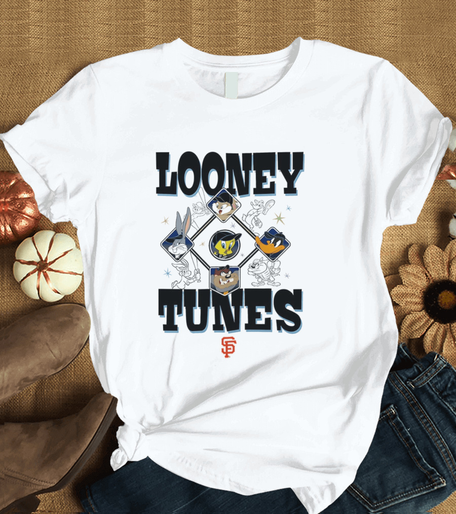 Looney Tunes San Francisco Giants Baseball Bugs Bunny Daffy Duck Taz Tweety T-Shirt