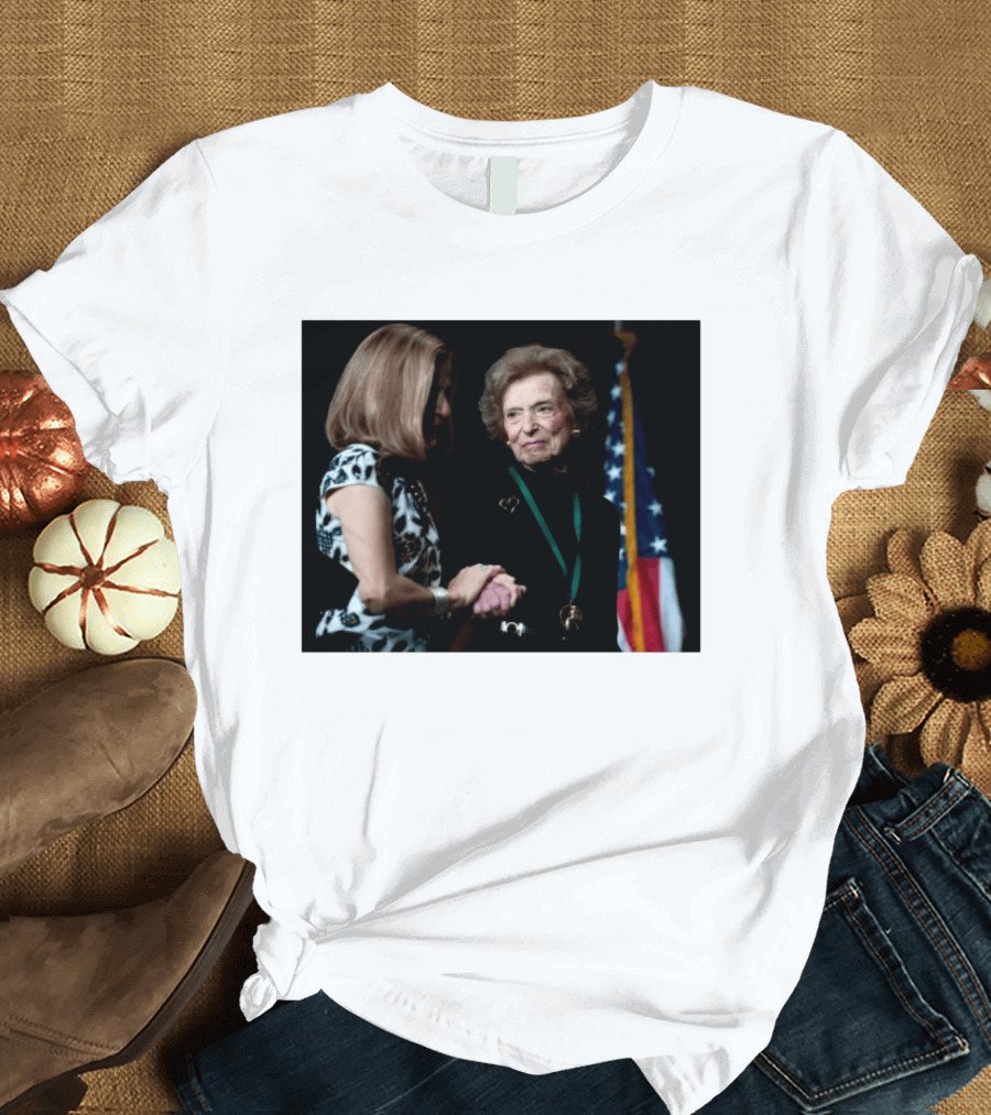 Doris Fisher Co Founder Of The Gap Remembering Legacy And Contributions T-Shirt