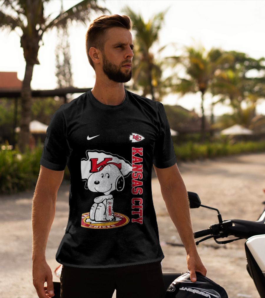 Kansas City Chiefs Snoopy Yes I'm Old Thank You For The Memories T-Shirt