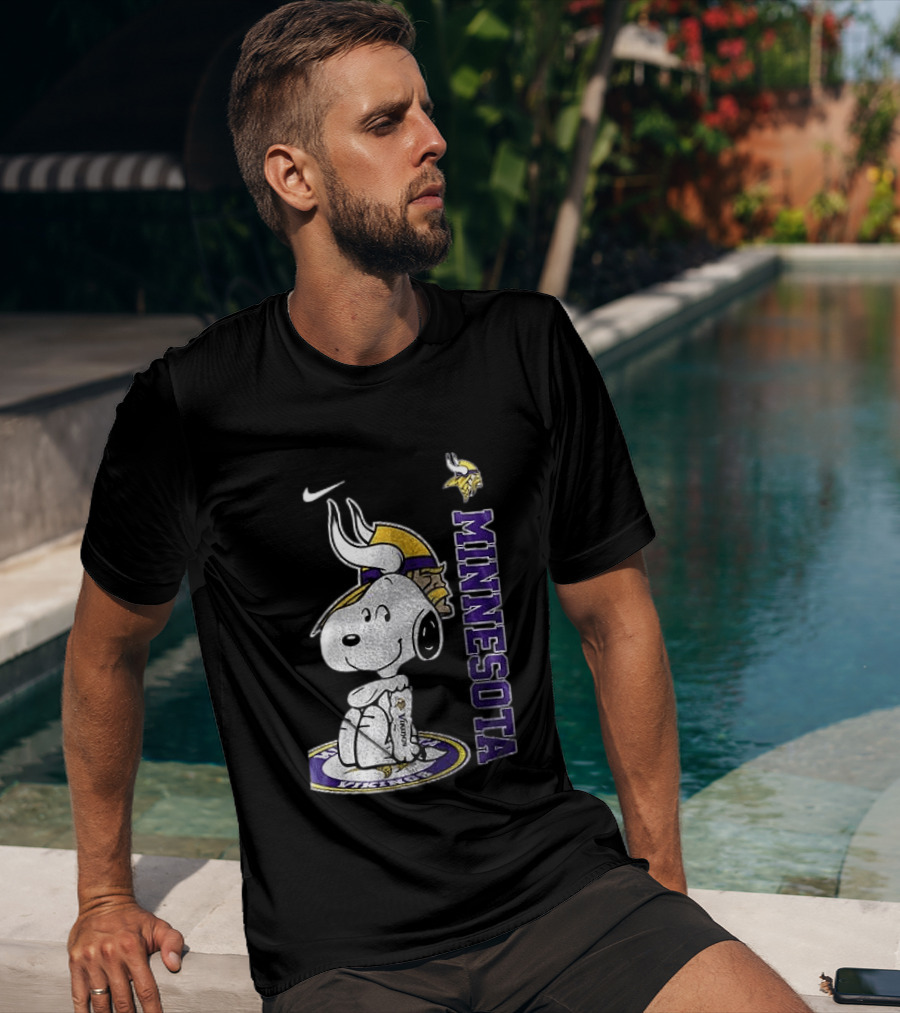 Minnesota Vikings Peanuts Snoopy Thank You For The Memories T-Shirt