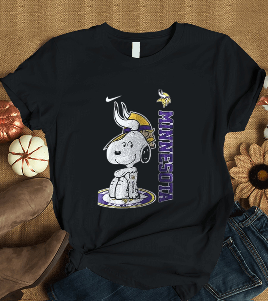 Minnesota Vikings Peanuts Snoopy Thank You For The Memories T-Shirt