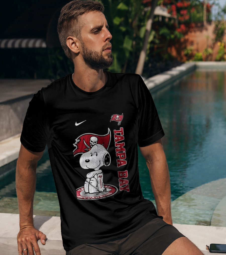 Tampa Bay Buccaneers Snoopy Football Memories Peanuts Collaboration T-Shirt