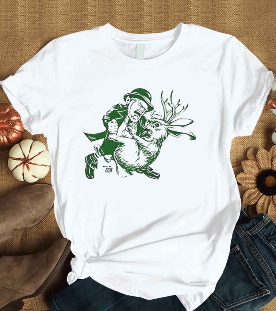 It's Always Sunny Charlie Kelly Leprechaun Versus Jackelope Iconic Character Battle T-Shirt