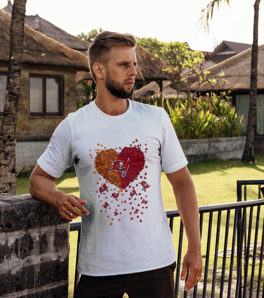 Heart Tampa Bay Buccaneers Football 2026 Iconic Team Spirit T-Shirt