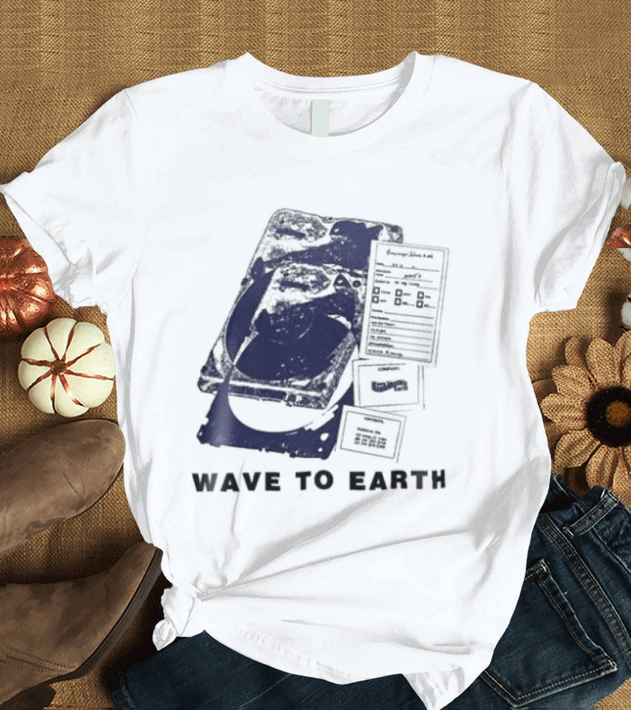 Wave To Earth Vintage Cassette Player Aesthetic T-Shirt