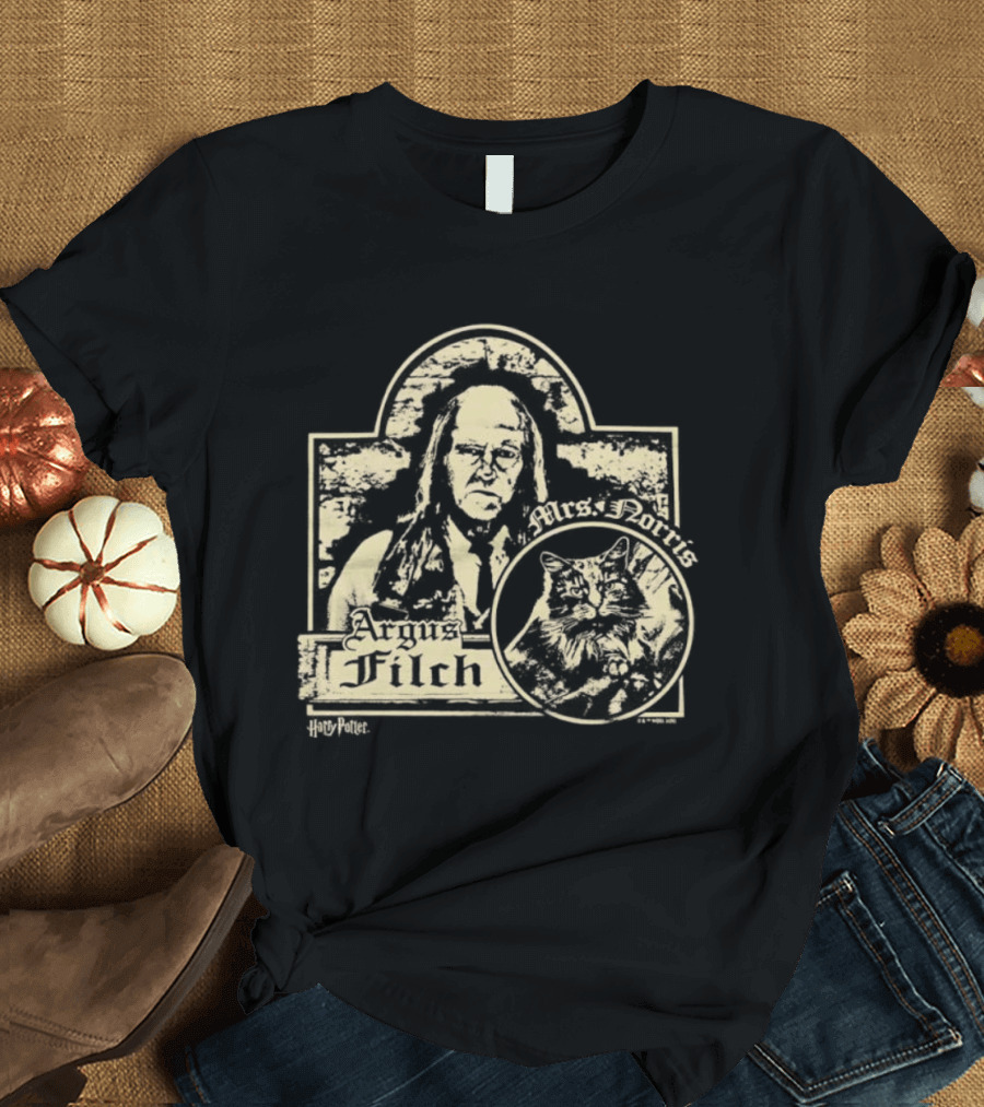 Mr. Argus Filch Và Mrs. Norris Witch World Caretaker And Cat T-Shirt