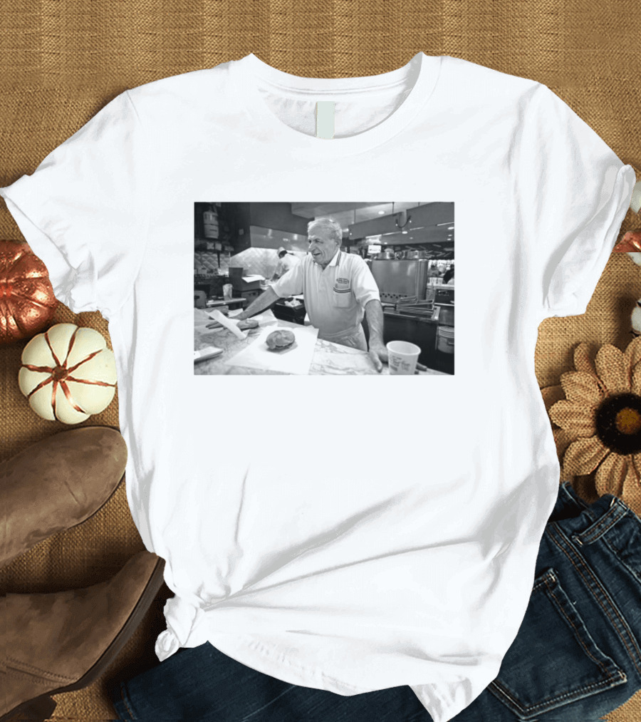 Sam Sianis Cheezborger Legend At Chicago's Billy Goat Tavern Passes Away At 91 T-Shirt