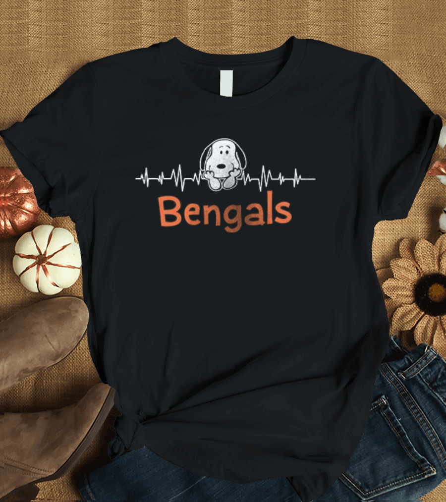 Cincinnati Bengals Peanuts Snoopy Nurse Heartbeat Bengals T-Shirt