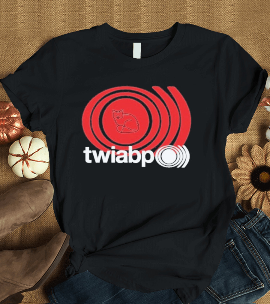 Twiabp Sunn Rip Cat In Red Concentric Circle T-Shirt