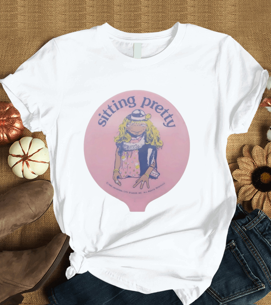 Sitting Pretty 1982 Universal City Studios ET T-Shirt