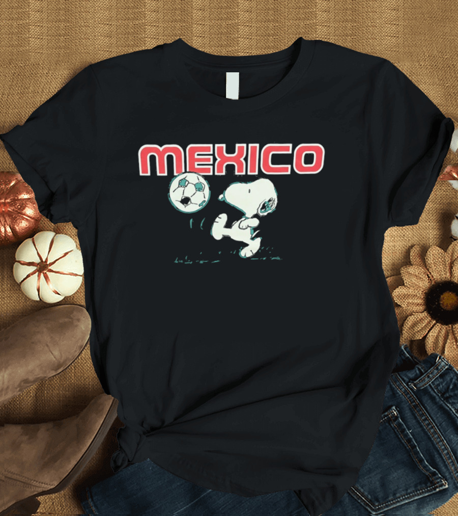 Mexico Snoopy Soccer Player Peanuts Football T-Shirt