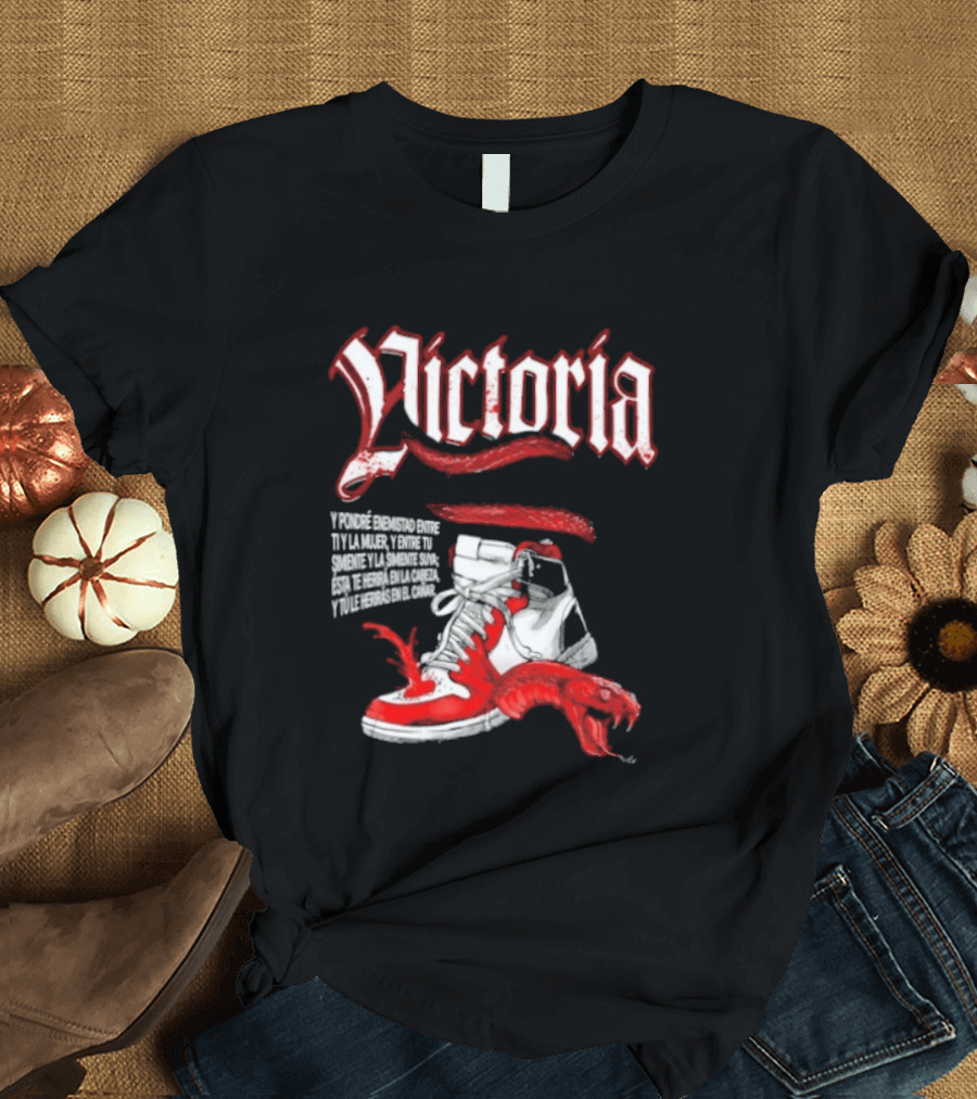 Victoria Y Pondré Enemistad Entre Ti Y La Mujer Simiente Suya Sneaker Serpent T-Shirt