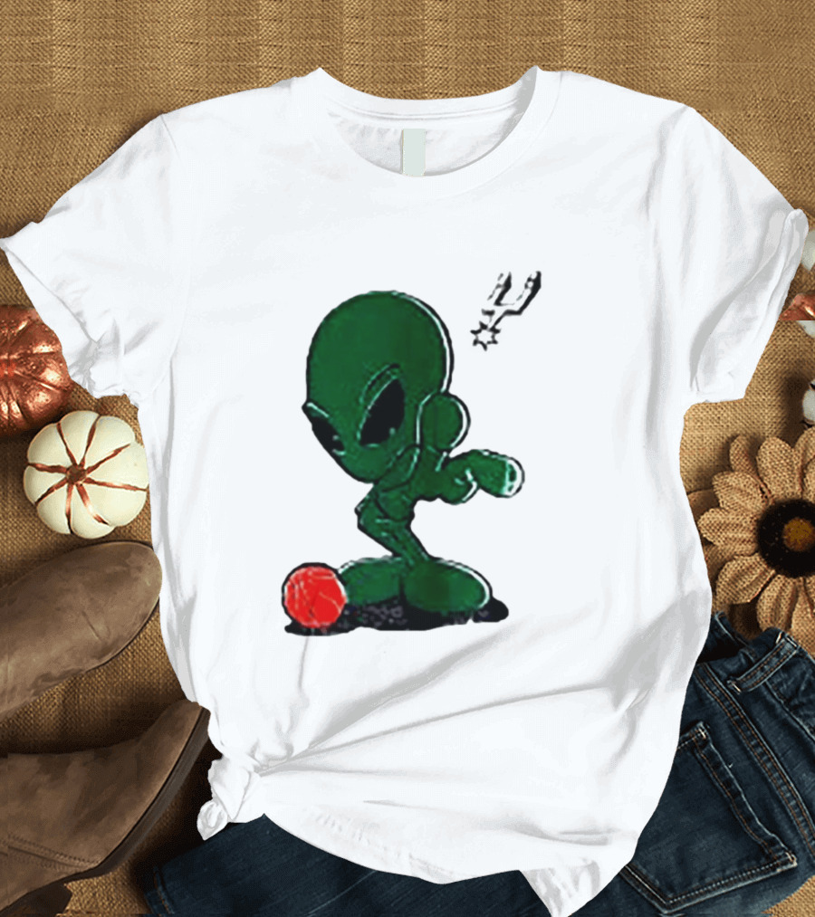San Antonio Spurs Alien Basketball Dribble T-Shirt
