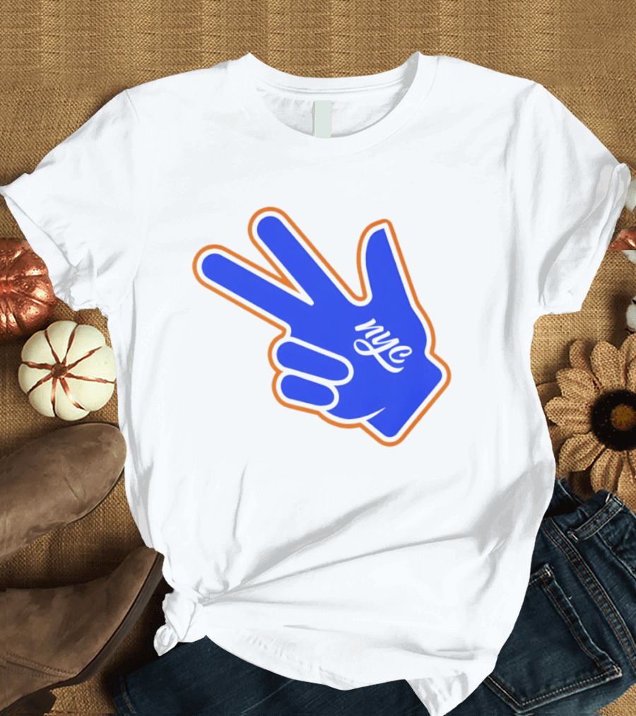New York Knicks NYC Basketball Peace Sign Three Pointer T-Shirt