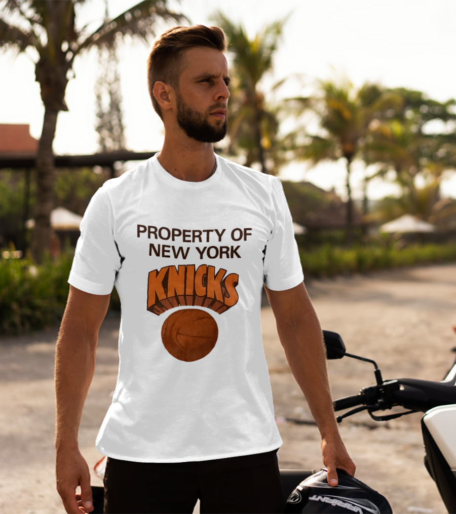 New York Knicks Basketball Property T-Shirt