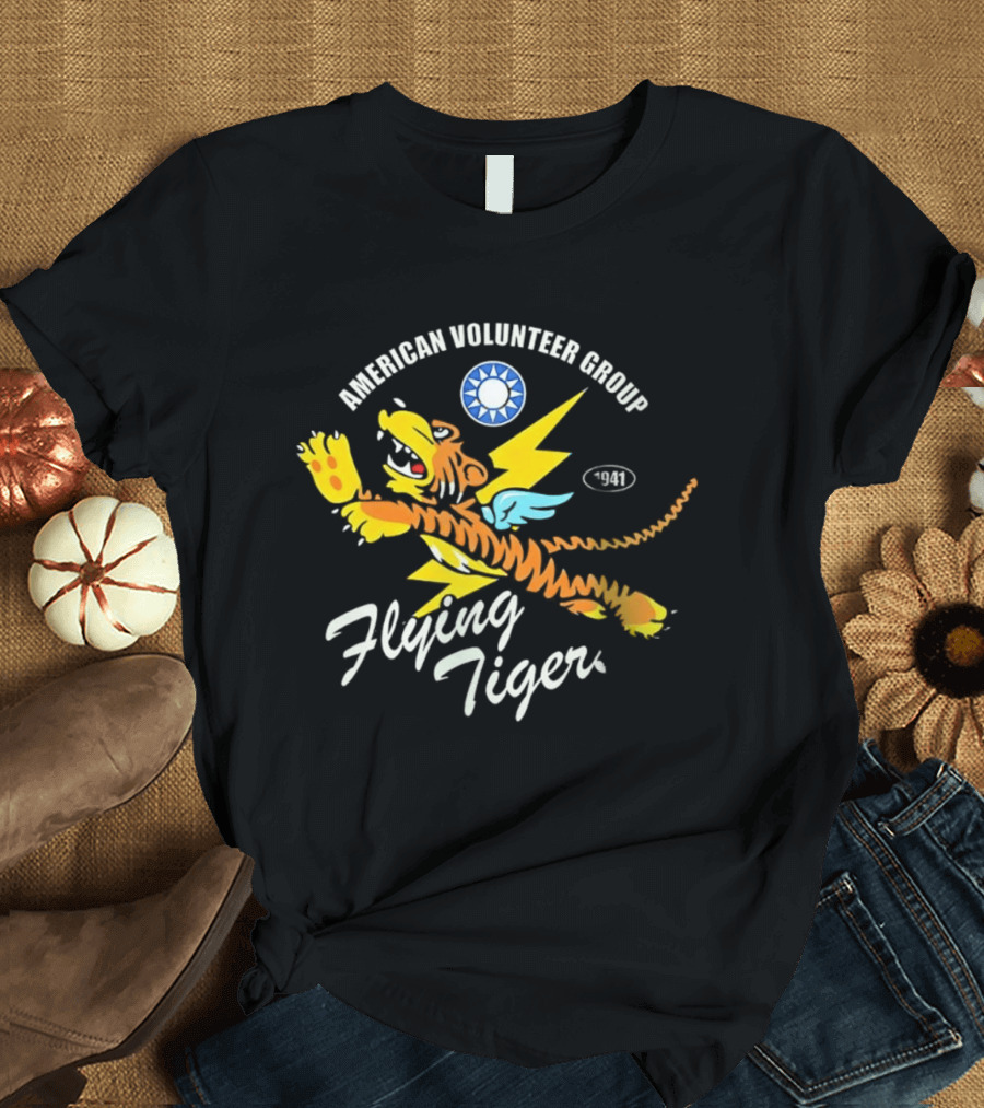 Flying Tigers American Volunteer Group 1941 Emblem Art WWII Aviation History T-Shirt