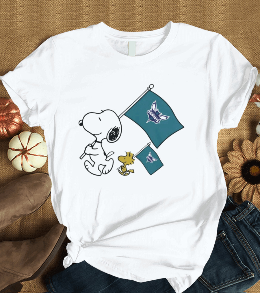 Snoopy And Woodstock Charlotte Hornets Flag Display T-Shirt