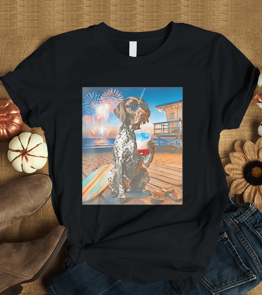 German Shorthaired Pointer Fourth Of July Fireworks Beach Party Surfboard Scene T-Shirt