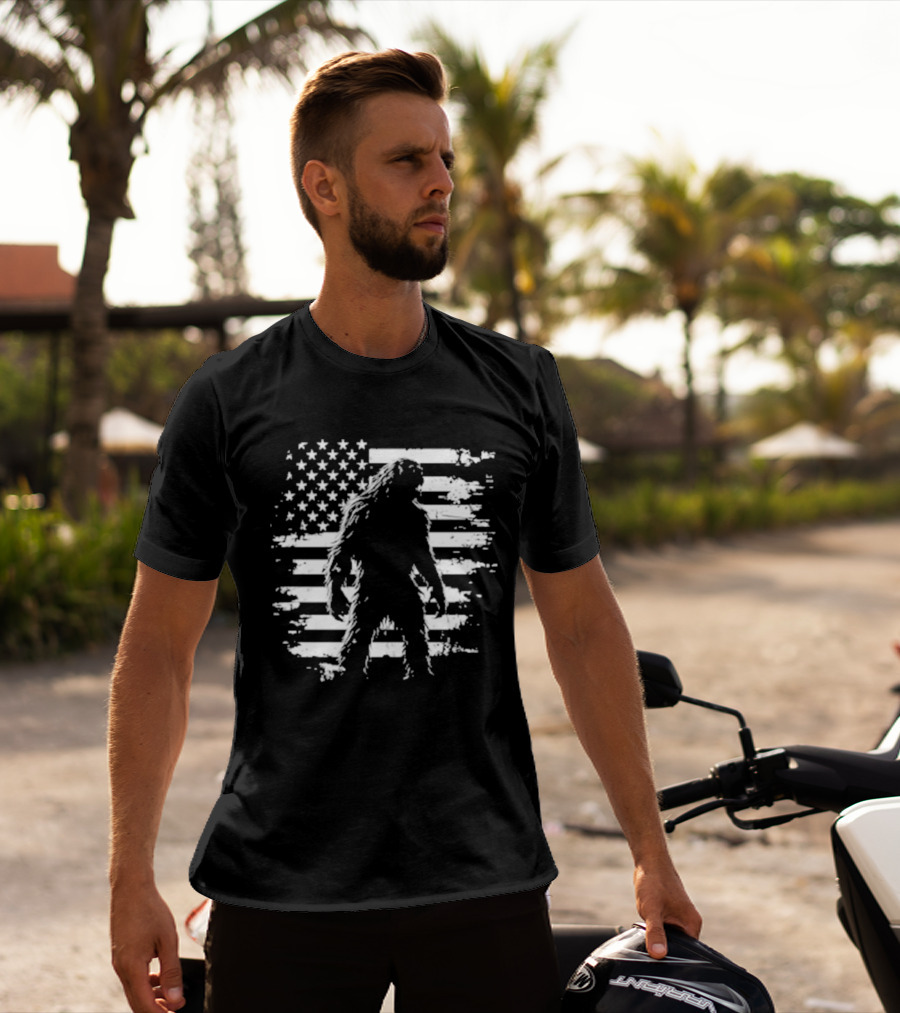 Bigfoot Sasquatch American Flag Independence Day Stars And Stripes T-Shirt