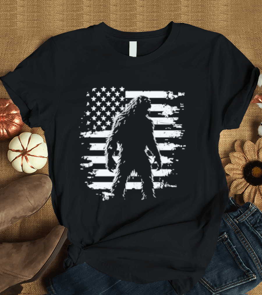 Bigfoot Sasquatch American Flag Independence Day Stars And Stripes T-Shirt