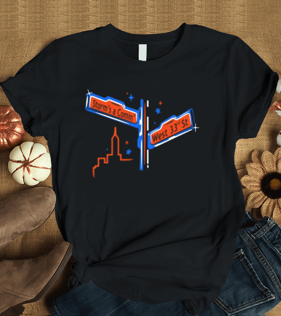 New York Knicks Storm's A Comin West 33rd St Basketball City Skyline T-Shirt