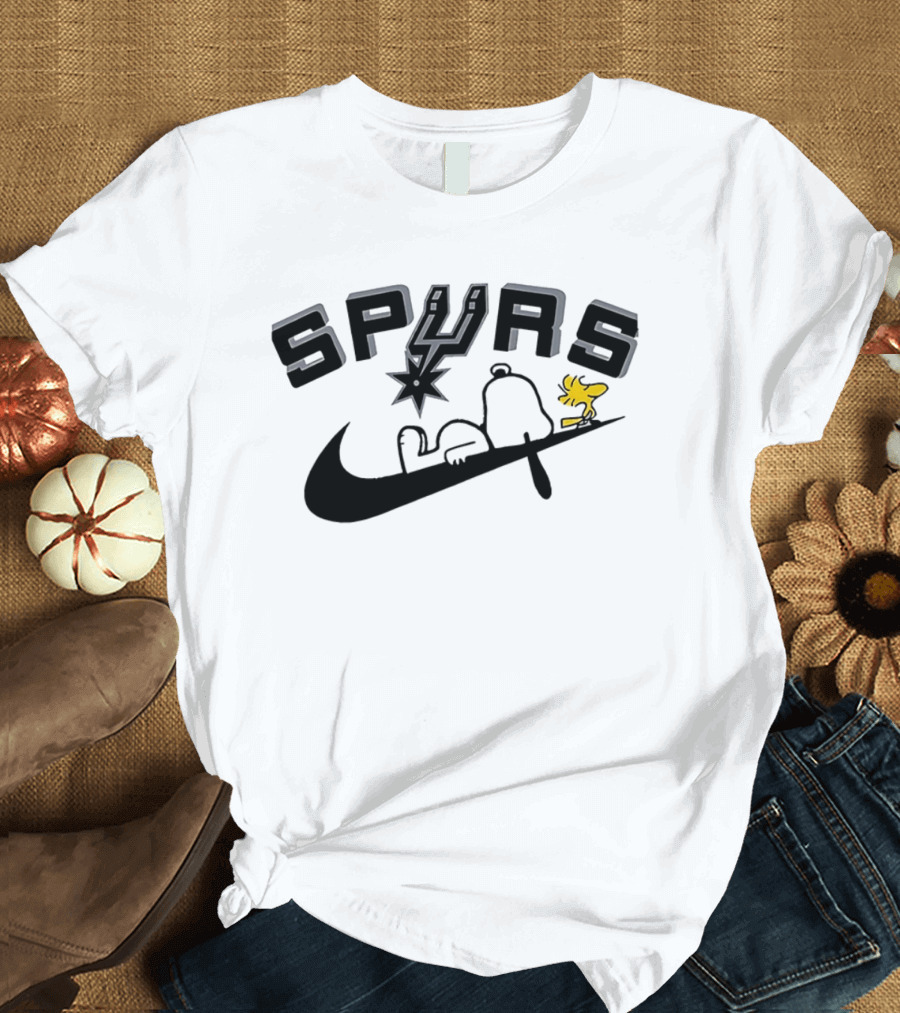Snoopy Woodstock San Antonio Spurs Nike Logo Collaboration T-Shirt