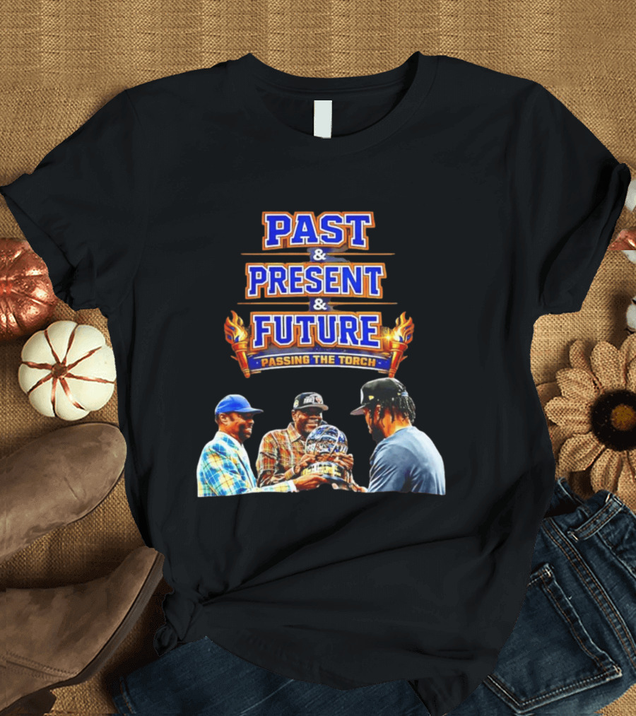 New York Knicks Past Present Future Passing The Torch Walt Frazier Patrick Ewing Jalen Brunson T-Shirt