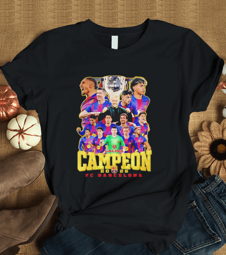 Hansi Flick Robert Lewandowski Lamine Yamal Pedri Raphinha FC Barcelona LaLiga Campeón 2026 T-Shirt
