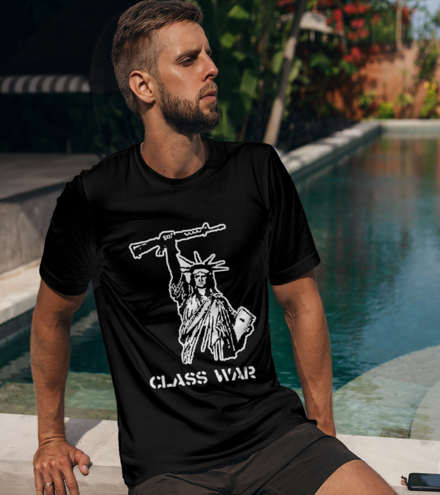Statue Of Liberty AK 47 Class War New York USA T-Shirt